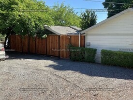 29955 River Rd in Cloverdale, CA - Building Photo