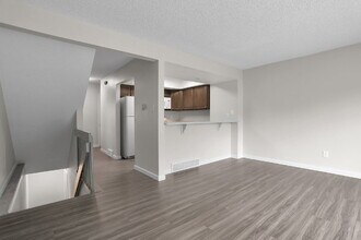 Fully Remodeled End-Unit Townhome Near Pet in Colorado Springs, CO - Building Photo - Building Photo