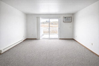 201-207 WEST WIN HEIGHTS in Monroe, WI - Building Photo - Building Photo