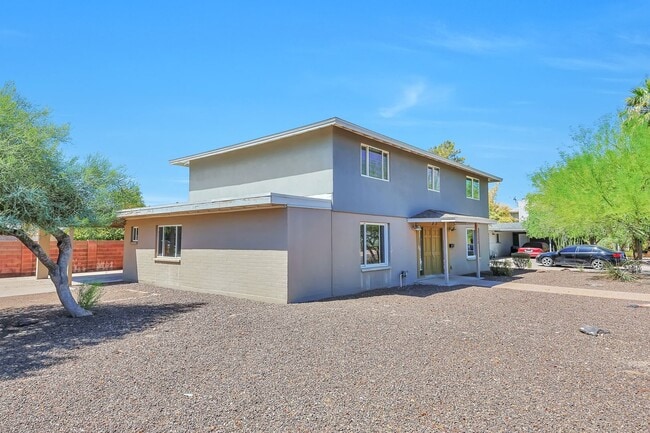 1123 E Loma Vista Dr in Tempe, AZ - Building Photo - Building Photo