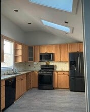 586 Broad St in Weymouth, MA - Building Photo - Building Photo