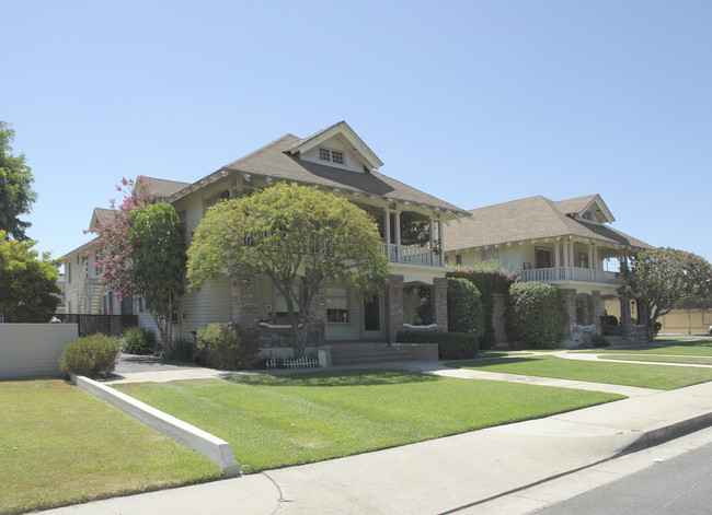 337 N Garfield Ave in Alhambra, CA - Building Photo - Building Photo