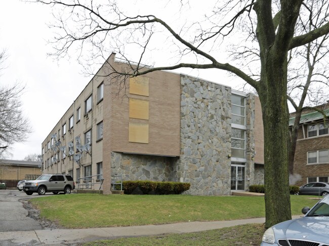 2820 W Kilbourn Ave in Milwaukee, WI - Building Photo - Building Photo