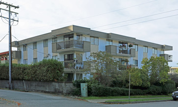 Mountain View Apartments in North Vancouver, BC - Building Photo - Building Photo