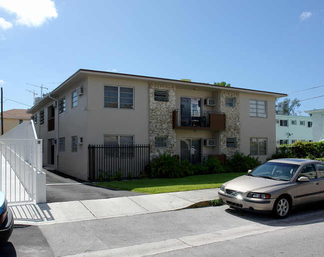 219 SW 5th Ave in Miami, FL - Building Photo - Building Photo