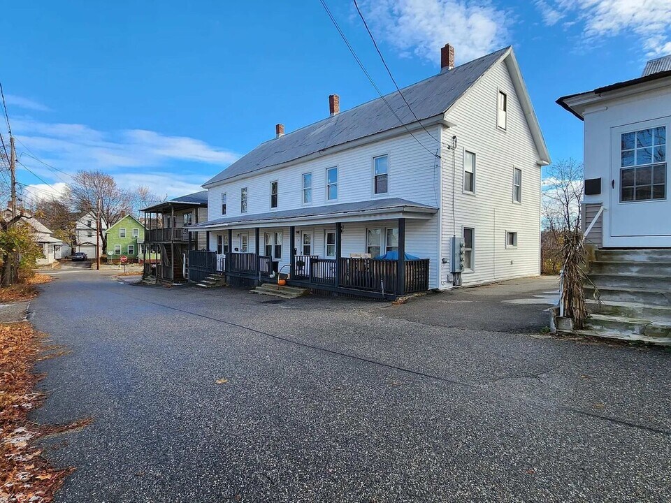 7 Gowen St in Sanford, ME - Building Photo