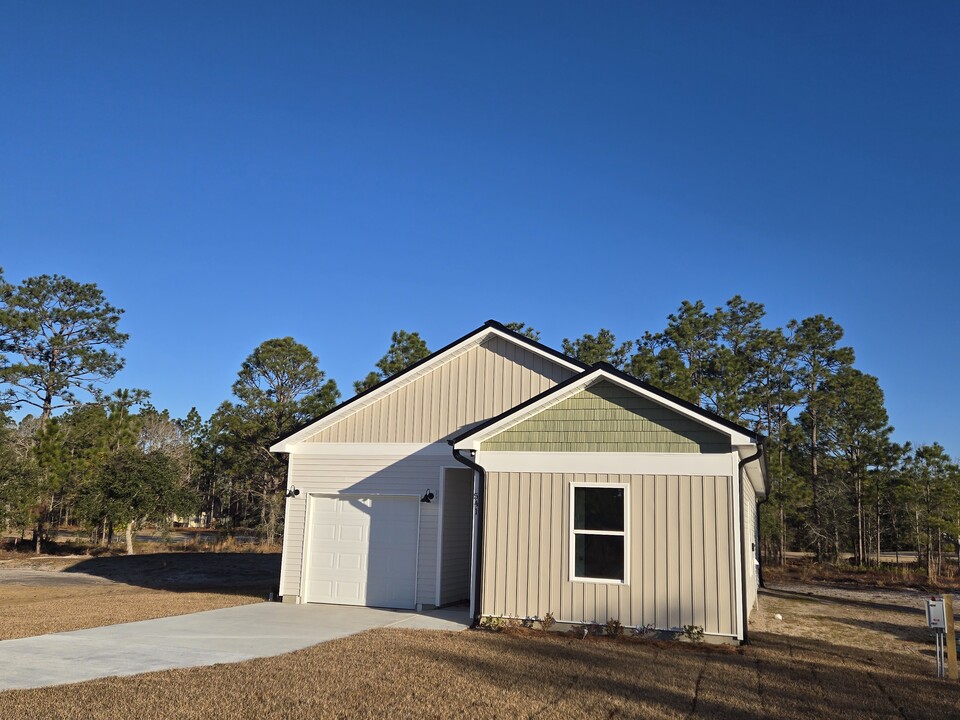 541 Barber Rd in Southport, NC - Building Photo