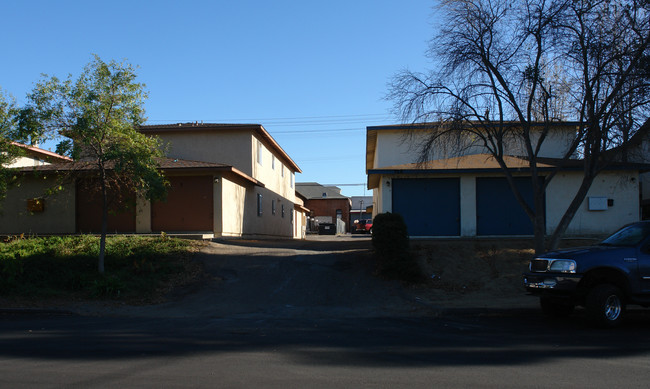 726 B St in Ramona, CA - Building Photo - Building Photo