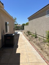 40099 Vía Marisa in Murrieta, CA - Building Photo - Building Photo