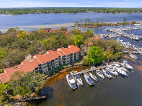 300 Yacht Club Dr in Niceville, FL - Building Photo - Building Photo