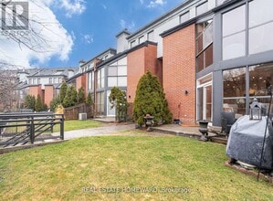 100-T100 Arbors Ln in Vaughan, ON - Building Photo - Building Photo