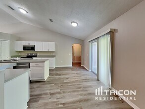 2195 Marietta Ave in Spring Hill, FL - Building Photo - Building Photo