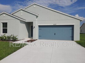 8297 W Eldron Pl in Dunnellon, FL - Building Photo