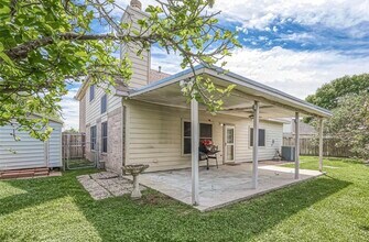 101 Spencer Landing W in La Porte, TX - Building Photo - Building Photo