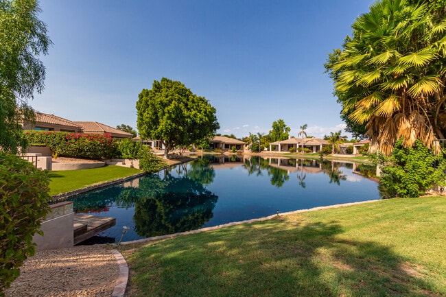 property at 1702 W Lynx Way