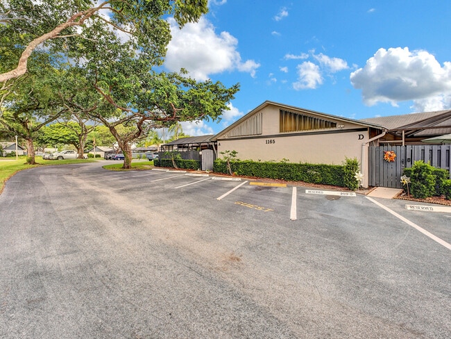 1165 Summit Trail Cir in West Palm Beach, FL - Building Photo - Building Photo