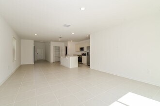 2827 Whitaker Pt in Haines City, FL - Building Photo - Building Photo