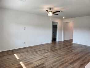 302 Sebring Cir in Hutto, TX - Building Photo - Building Photo