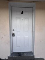 405 6th Ave N in Lake Worth Beach, FL - Building Photo