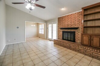 4716 Brookwood Dr in Noble, OK - Building Photo - Building Photo