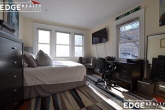 8 Sawyer Terrace, Unit 1 in Boston, MA - Building Photo - Building Photo