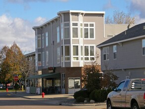 Landmark Square Apartments in Monticello, MN - Foto de edificio - Building Photo