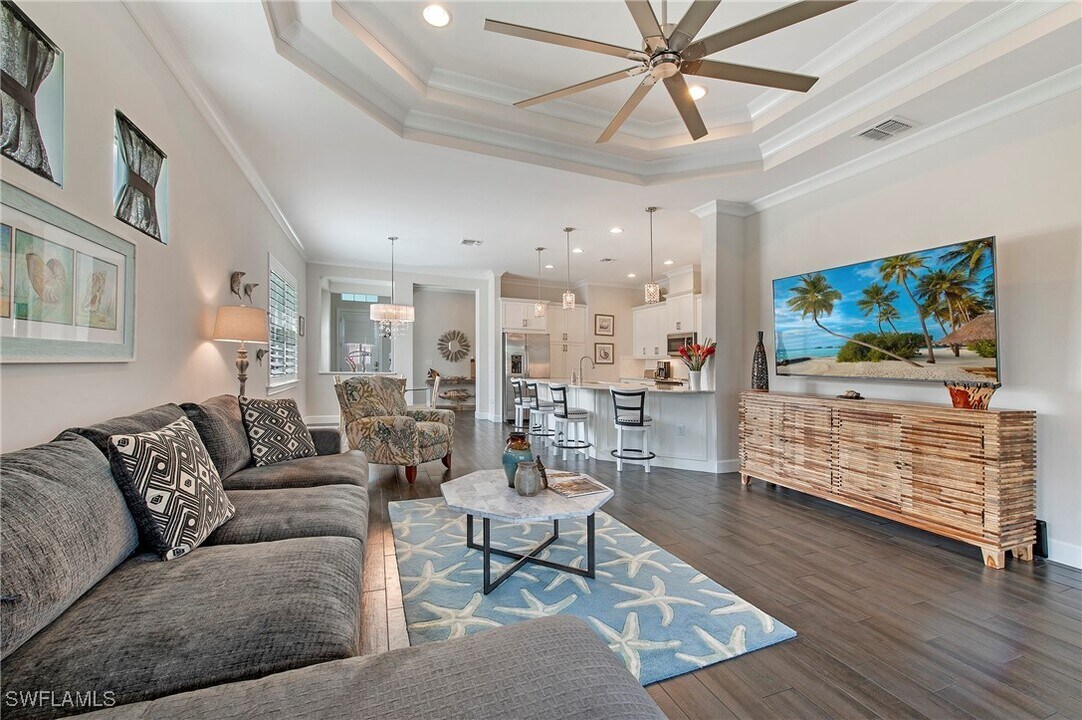 7026 Dominica Dr in Naples, FL - Building Photo