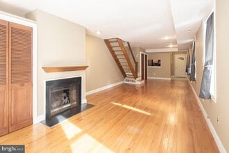 558 N 16th St-Unit -2 in Philadelphia, PA - Building Photo - Building Photo