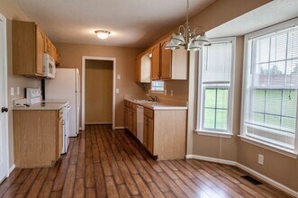 2200 Kim Dr in Clarksville, TN - Building Photo - Building Photo