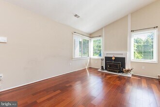 246 Avondale Dr in Sterling, VA - Building Photo - Building Photo
