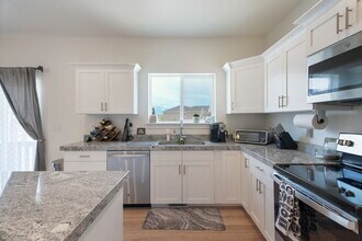 7192 N Silver Spring Way in Eagle Mountain, UT - Building Photo - Building Photo