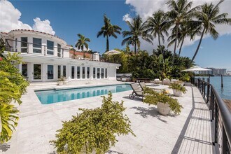 2 S Hibiscus Dr in Miami Beach, FL - Building Photo - Building Photo
