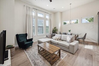 2616 Riverside Dr in Houston, TX - Building Photo - Building Photo