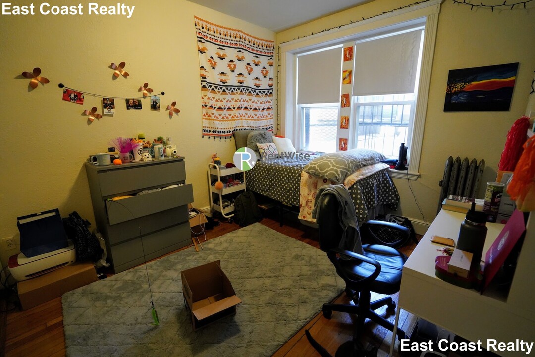 1810 Commonwealth Ave in Boston, MA - Building Photo