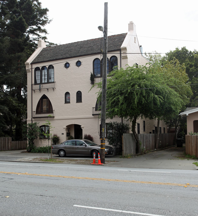 1045 El Camino Real in Burlingame, CA - Building Photo - Building Photo