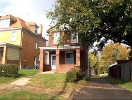 141 E 20th Ave in Munhall, PA - Building Photo