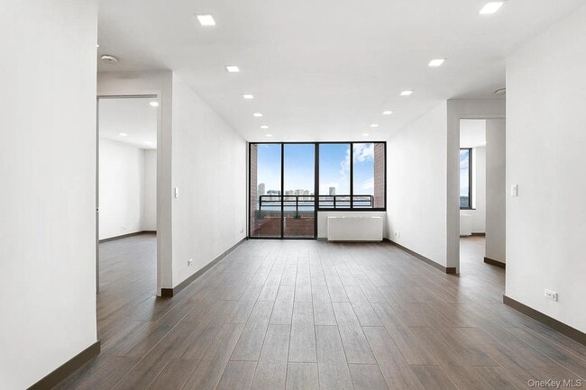380 Rector Pl in New York, NY - Building Photo - Building Photo