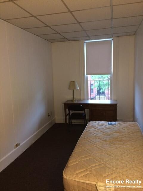 272 Newbury St, Unit 6 in Boston, MA - Foto de edificio - Building Photo