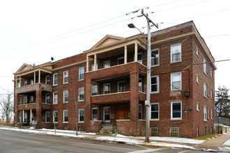 301-309 E New York St in Aurora, IL - Building Photo - Building Photo