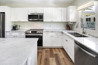 211 SE 16th Ave in Fort Lauderdale, FL - Building Photo - Building Photo