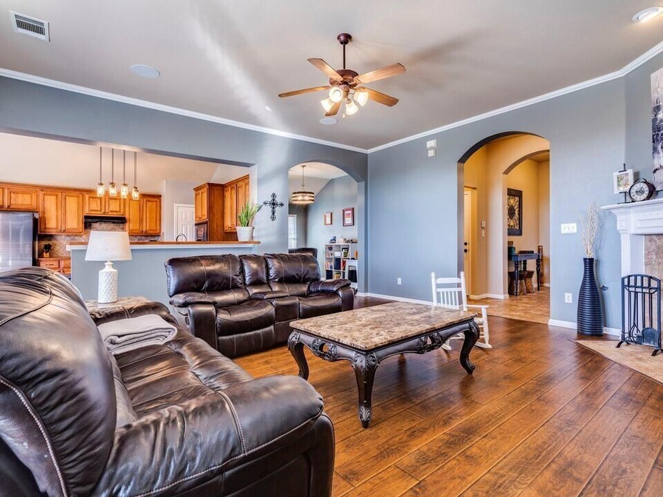 9605 Pasatiempo Dr in Austin, TX - Building Photo