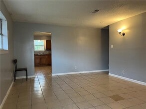 8542 Dinkins St in New Orleans, LA - Building Photo - Building Photo