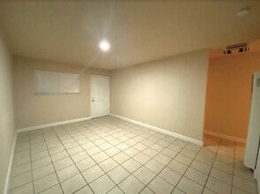 60 E 12th St in Merced, CA - Building Photo - Building Photo