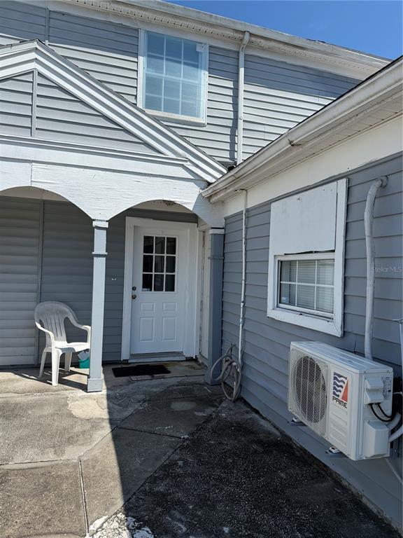 6219 Oak Cluster Cir in Tampa, FL - Building Photo - Building Photo