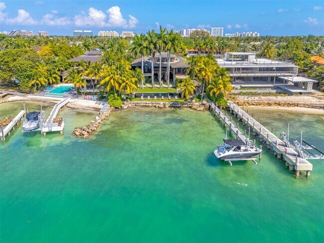 9 Harbor Pt in Key Biscayne, FL - Building Photo - Building Photo