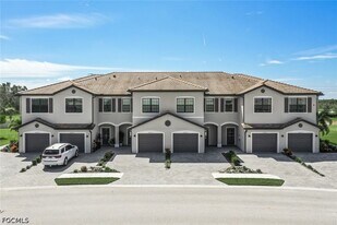 14081 Pine Lodge Ln in Ft. Myers, FL - Building Photo