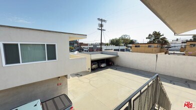 979 S Kingsley Dr in Los Angeles, CA - Building Photo - Building Photo