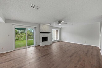 1928 Holly Hill Dr in Austin, TX - Building Photo - Building Photo