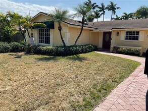 13220 SW 86th Ln in Miami, FL - Building Photo - Building Photo