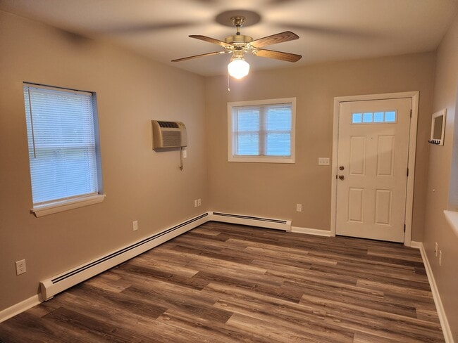 34 Mount Hope Ave in Bristol, RI - Foto de edificio - Building Photo